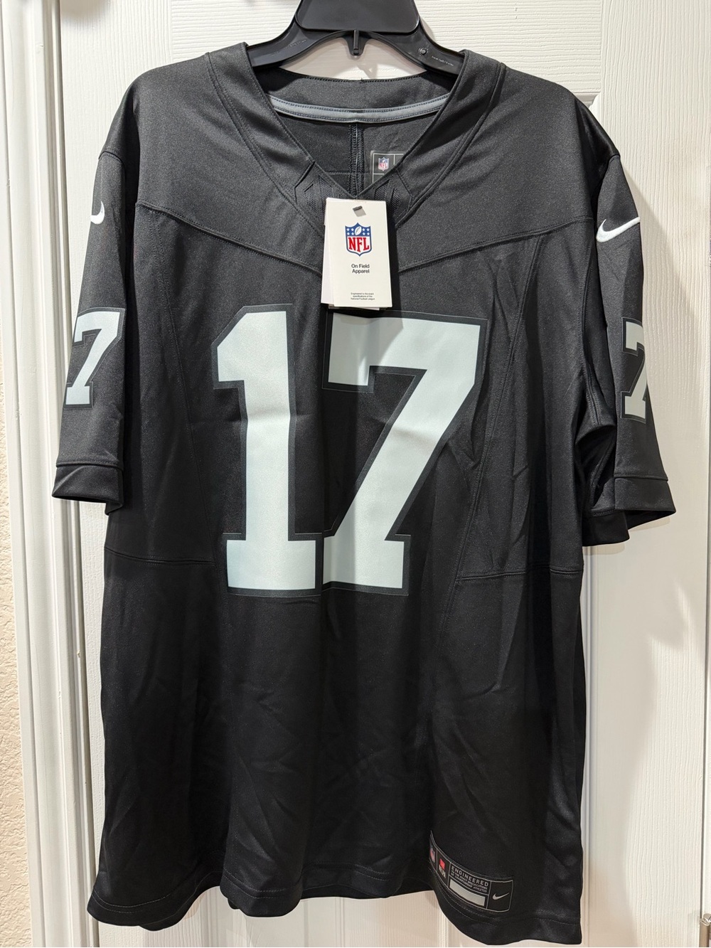 Men's Nike Las Vegas Raiders Davante Adams #17 Limited Player Jersey - Black